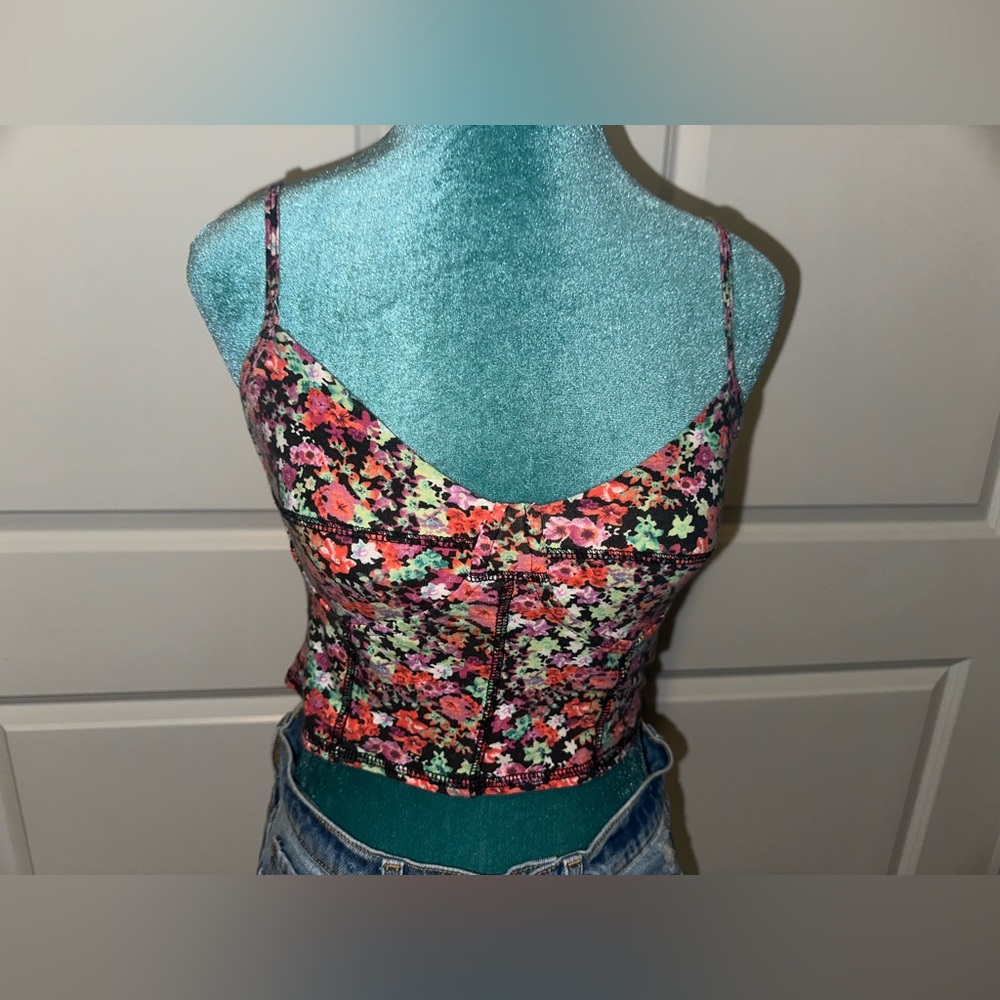 Floral crop top 👚
